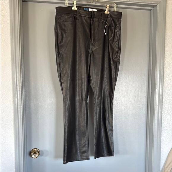 NWT Old Navy Women's Faux Leather High Rise Boot Cut 5 pocket Jeans size 14 - Picture 1 of 7